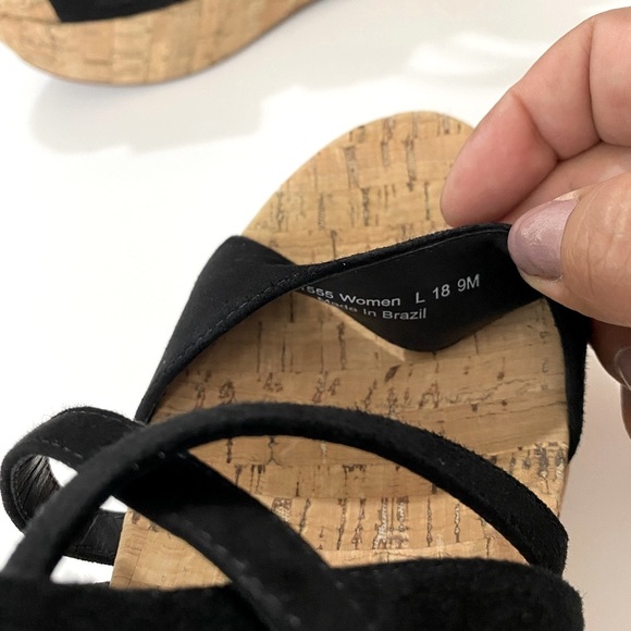 Johnston & Murphy Platform Sandals - Picture 7 of 8